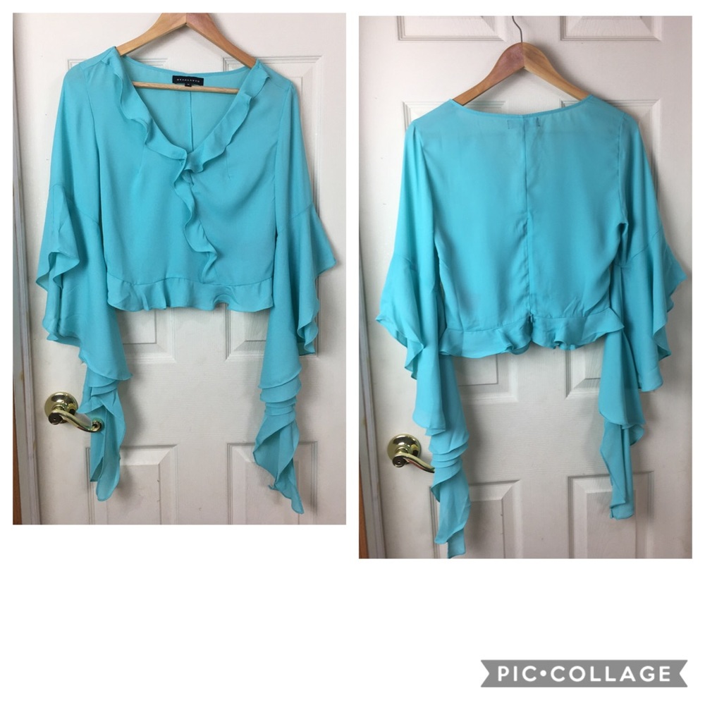 NWOT Starlette ruffled top with flowy sleeves